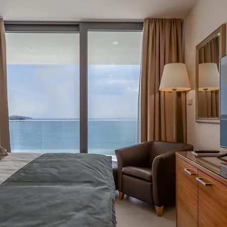 Alluring - 5 Bedrooms - Private Infinity Pool With Stunning Views