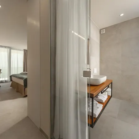 Alluring - 5 Bedrooms - Private Infinity Pool With Stunning Views * Rogoznica (Sibenik-Knin)