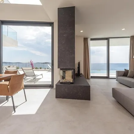Alluring - 5 Bedrooms - Private Infinity Pool With Stunning Views
