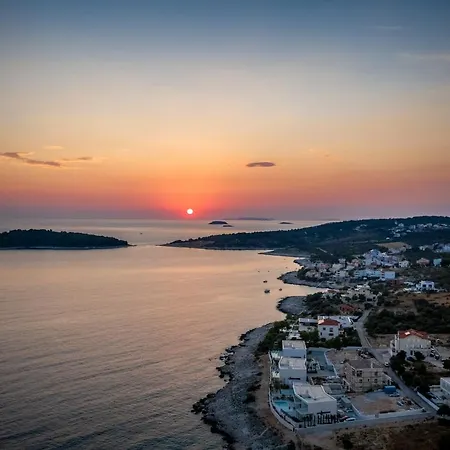 Alluring - 5 Bedrooms - Private Infinity Pool With Stunning Views Rogoznica (Sibenik-Knin)
