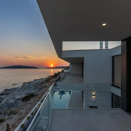 Alluring - 5 Bedrooms - Private Infinity Pool With Stunning Views Villa Rogoznica (Sibenik-Knin)