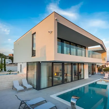 Alluring - 5 Bedrooms - Private Infinity Pool With Stunning Views Rogoznica (Sibenik-Knin)