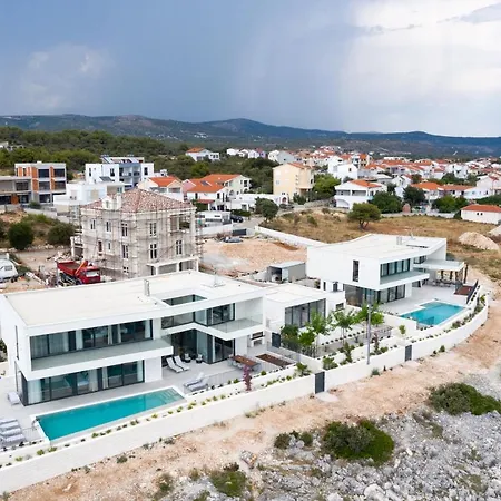 Alluring - 5 Bedrooms - Private Infinity Pool With Stunning Views
