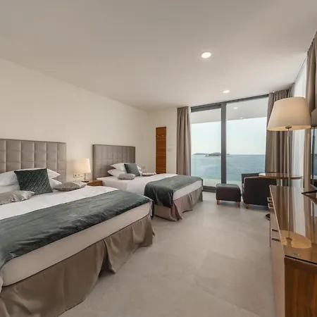 Villa Alluring - 5 Bedrooms - Private Infinity Pool With Stunning Views