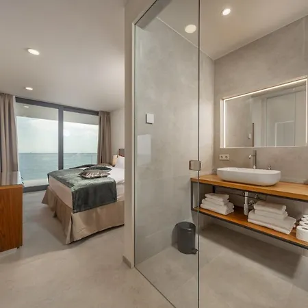 Alluring - 5 Bedrooms - Private Infinity Pool With Stunning Views *
