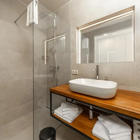 Alluring - 5 Bedrooms - Private Infinity Pool With Stunning Views Villa Rogoznica (Sibenik-Knin)