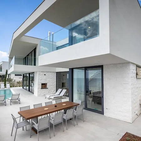 Alluring - 5 Bedrooms - Private Infinity Pool With Stunning Views * Rogoznica (Sibenik-Knin)