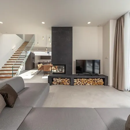 Alluring - 5 Bedrooms - Private Infinity Pool With Stunning Views