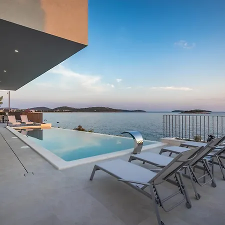 Alluring - 5 Bedrooms - Private Infinity Pool With Stunning Views Villa Rogoznica (Sibenik-Knin)
